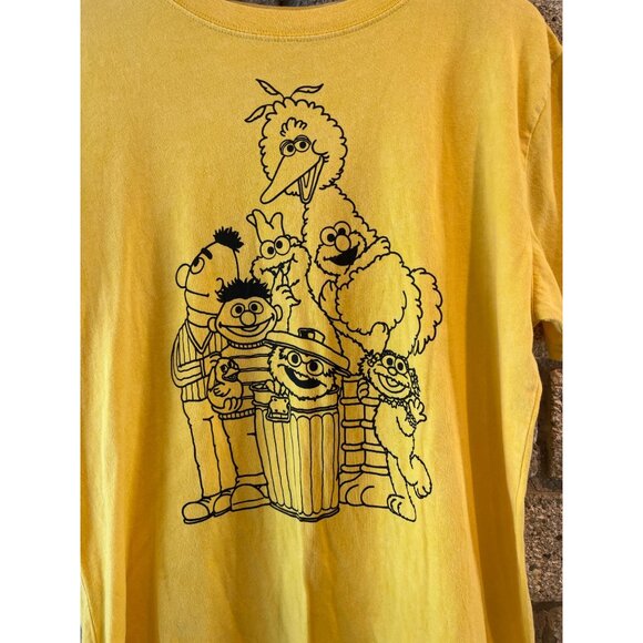 Sesame Street Mighty Fine Yellow T-Shirt Featuring Iconic Characters Short-Sleev - Picture 2 of 8